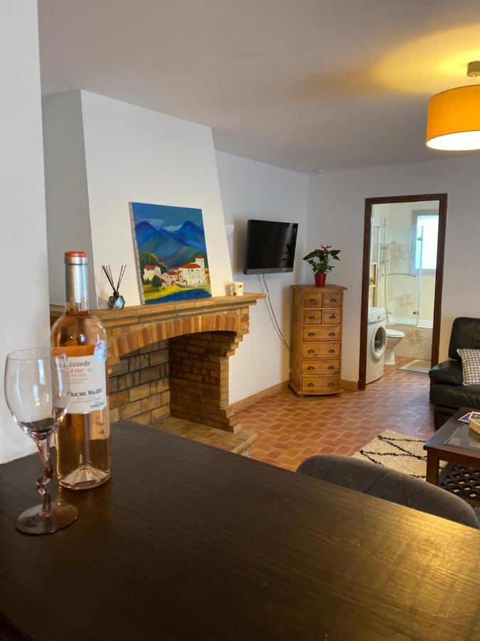 Charmant Appartement Au Coeur Du Village Tourrettes-sur-Loup Kültér fotó