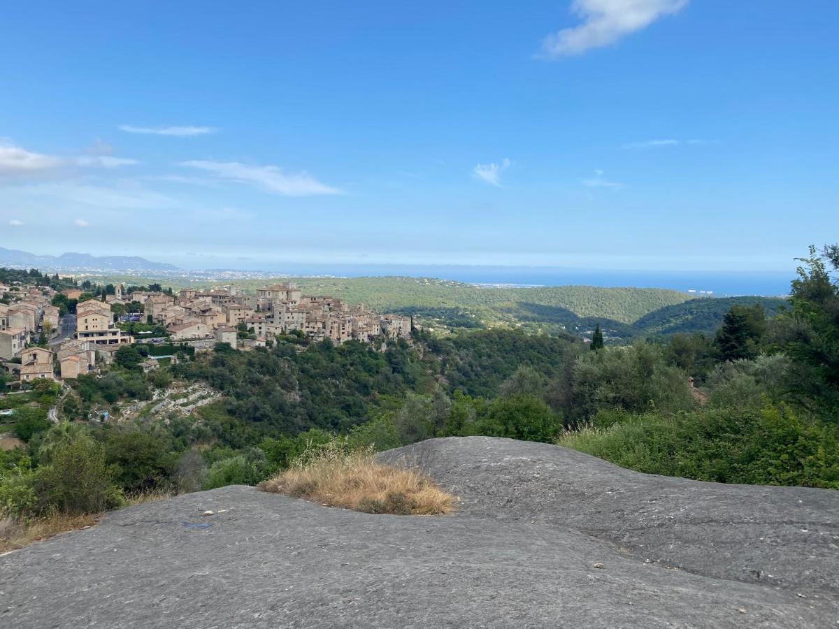 Charmant Appartement Au Coeur Du Village Tourrettes-sur-Loup Kültér fotó